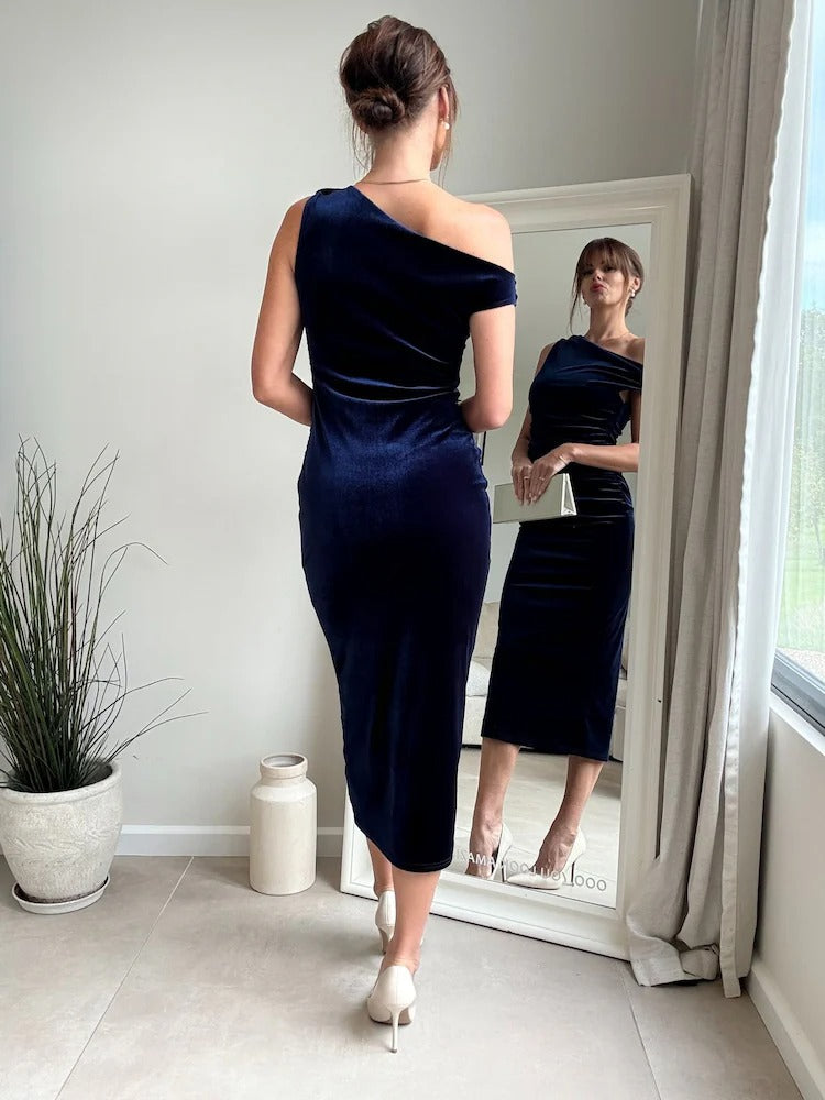 One-Shoulder Glow