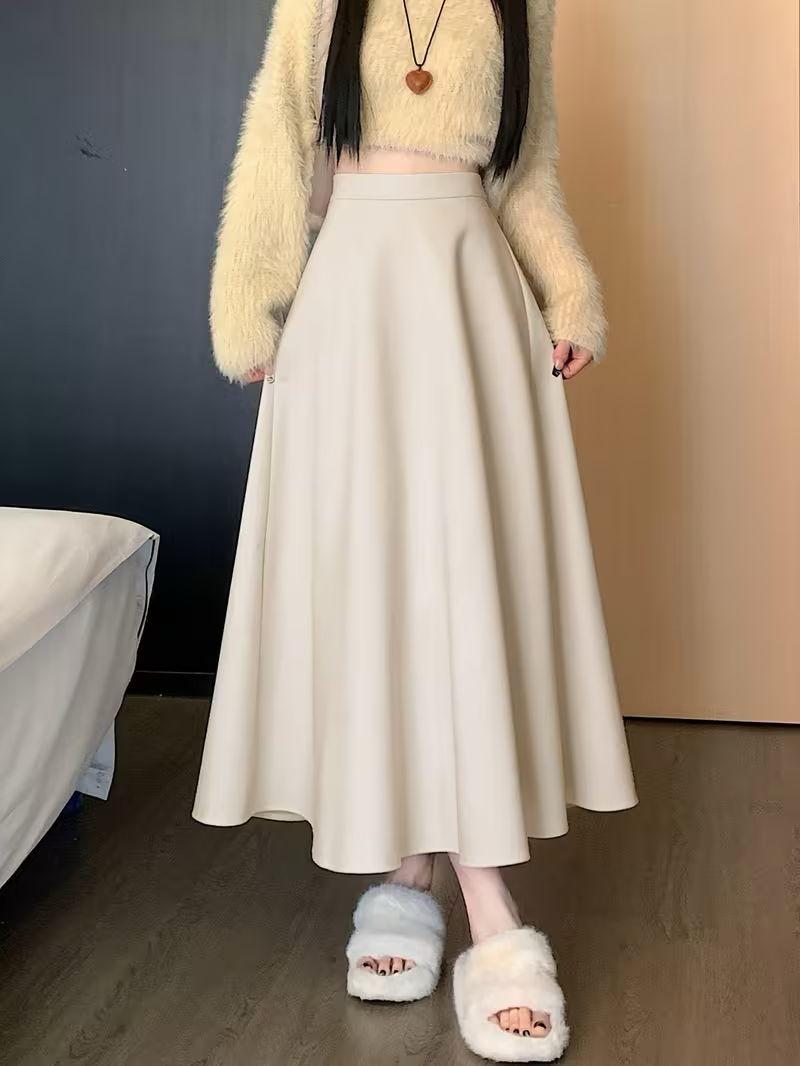 Dove Charm Skirt