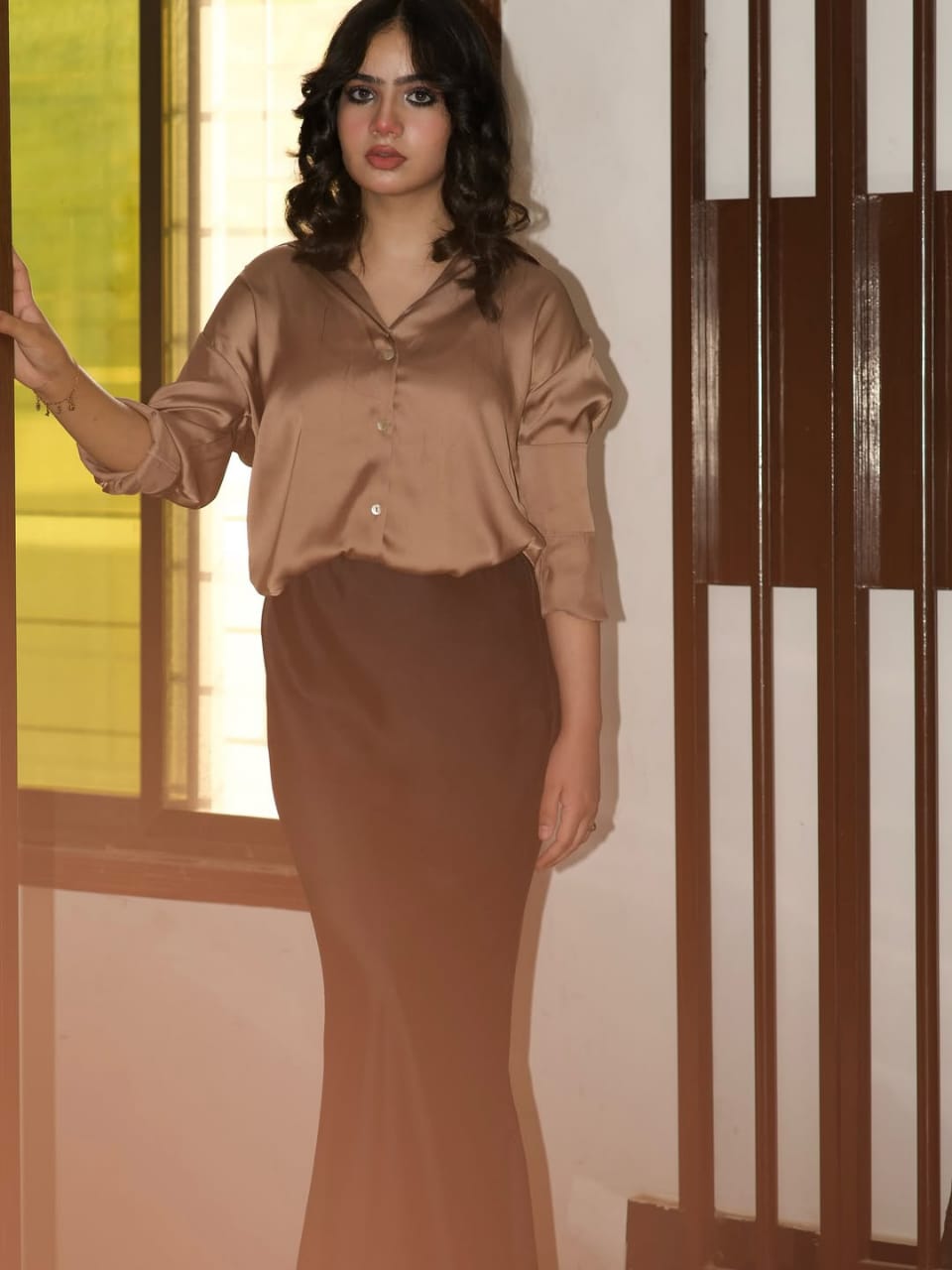 IVORT GLOW SATIN SKIRT