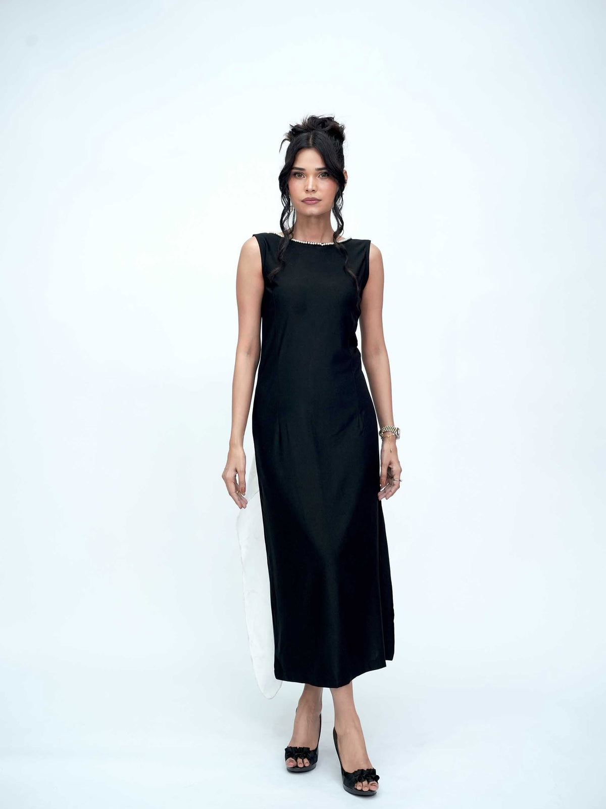 The Deco Pearl Dress official Facebook shoot 6
